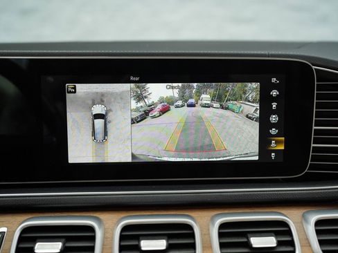 Used 2023 Mercedes-Benz GLS 450 4MATIC image 29