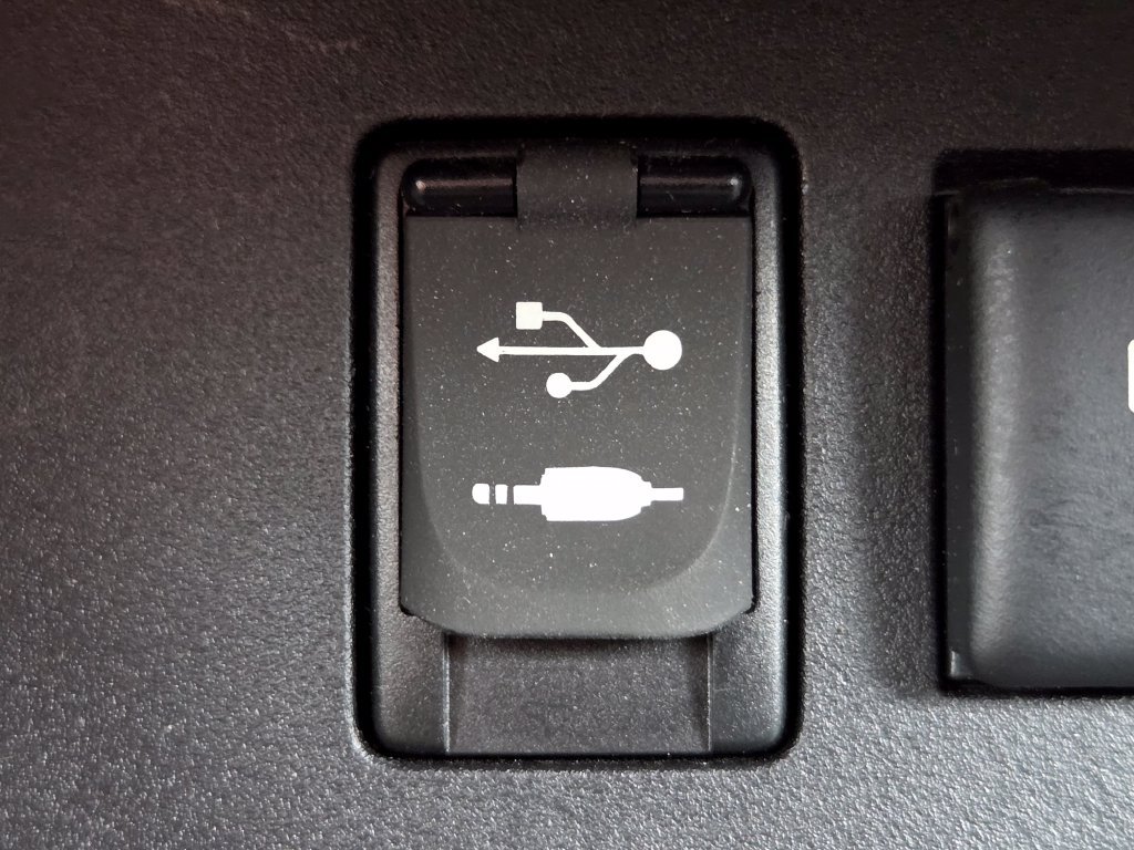 Used 2018 Toyota Highlander XLE AWD/4WD image 11