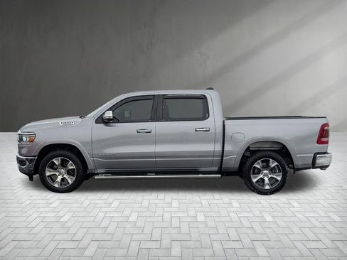 Used 2019 RAM 1500 Laramie AWD/4WD image 10