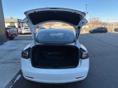 Used 2019 Tesla Model 3 Performance image 8