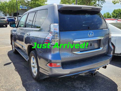 Used 2017 Lexus GX 460 AWD/4WD image 4