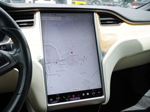 Used 2020 Tesla Model S Long Range AWD/4WD image 19