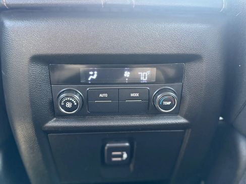 Used 2018 Chevrolet Traverse LS FWD image 28