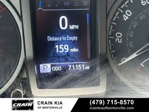 Used 2022 Toyota Tacoma TRD Off-Road w/ TRD Premium Off Road Package AWD/4WD image 28