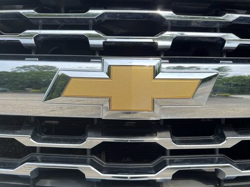 Used 2016 Chevrolet Silverado 1500 LTZ w/ LTZ Plus Package AWD/4WD image 32