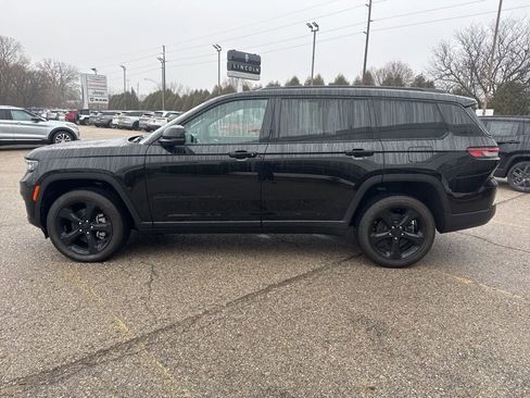 Used 2024 Jeep Grand Cherokee L Altitude image 4