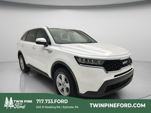 Used 2022 Kia Sorento LX AWD/4WD image 1