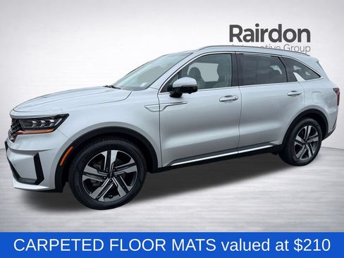 Certified 2022 Kia Sorento SX Prestige w/ Panoramic Sunroof Package AWD/4WD image 3