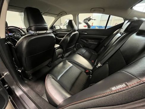 Used 2023 Nissan Altima 2.5 SR FWD image 15