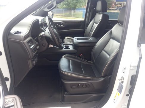 Used 2021 Chevrolet Suburban Premier w/ Premium Package AWD/4WD image 5
