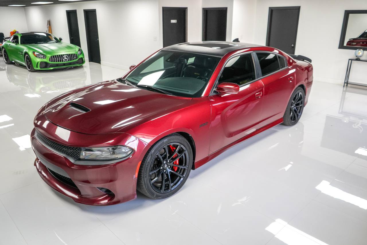 Used 2018 Dodge Charger R/T RWD image 2