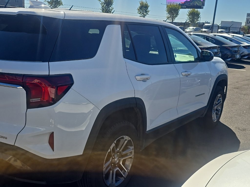 Used 2026 GMC Terrain Elevation AWD/4WD image 3