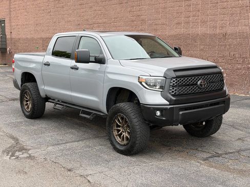 Used 2021 Toyota Tundra SR5 AWD/4WD image 1