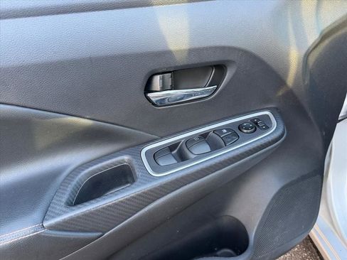 Used 2020 Nissan Versa SR w/ Convenience Package image 12