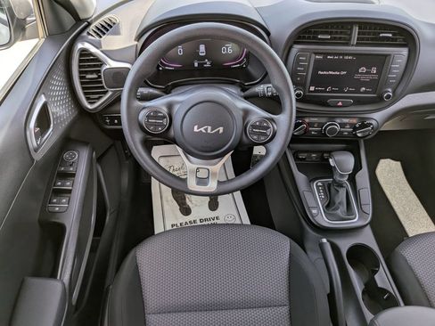 Certified 2024 Kia Soul LX FWD image 14