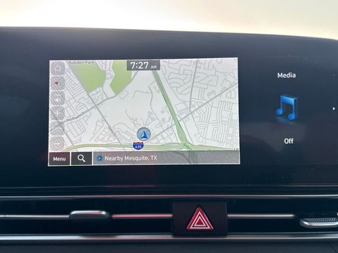 Used 2025 Hyundai Elantra SEL FWD image 38