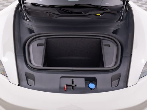 New 2025 Porsche Taycan image 30