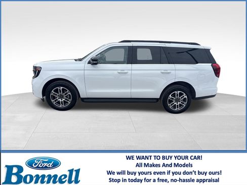 Used 2025 Ford Expedition Active image 3