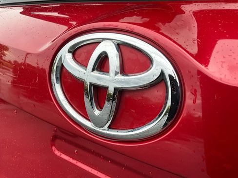 Used 2015 Toyota RAV4 XLE AWD/4WD image 16