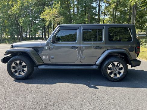 Used 2018 Jeep Wrangler Unlimited Sahara image 6