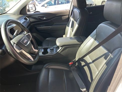 Used 2023 GMC Acadia SLT image 9