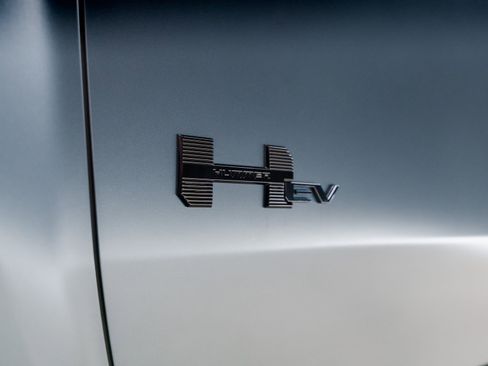 Used 2024 GMC Hummer EV 3X w/ Omega Edition AWD/4WD image 23