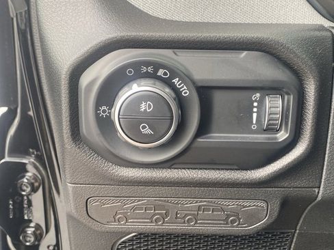 New 2025 Jeep Gladiator Willys image 17