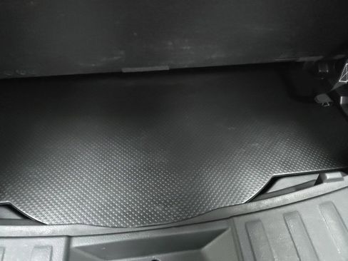 Used 2018 Nissan Rogue SL w/ Premium Package image 9