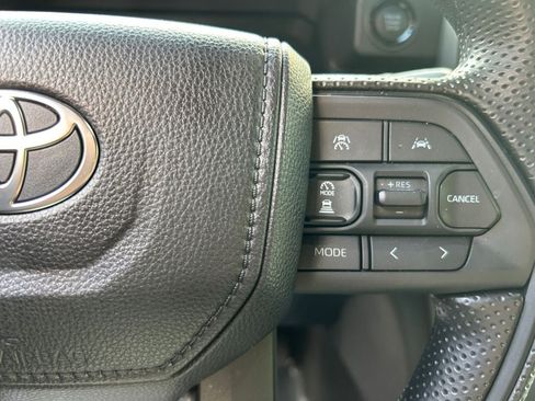 Used 2025 Toyota Tacoma SR5 AWD/4WD image 16