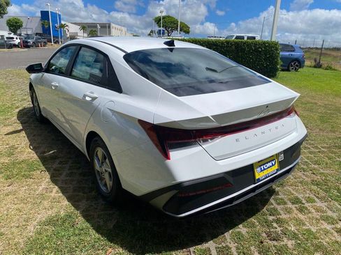 New 2026 Hyundai Elantra SE FWD image 4