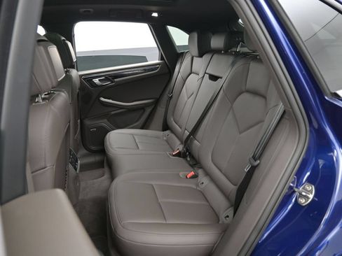 Certified 2026 Porsche Macan AWD/4WD image 24