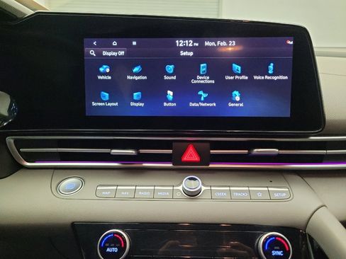 Used 2025 Hyundai Elantra SEL image 25