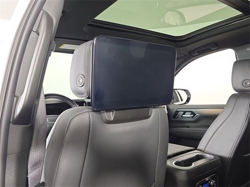 Used 2025 GMC Yukon Denali w/ Denali Reserve Package image 21