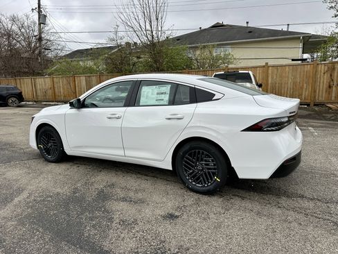 New 2026 Nissan Sentra SV image 7