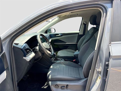 Used 2023 Volkswagen Taos SE w/ Panoramic Sunroof Package AWD/4WD image 16