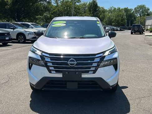 Certified 2024 Nissan Rogue S AWD/4WD image 2