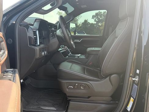 Used 2025 GMC Sierra 2500 Denali w/ Denali Reserve Package AWD/4WD image 14