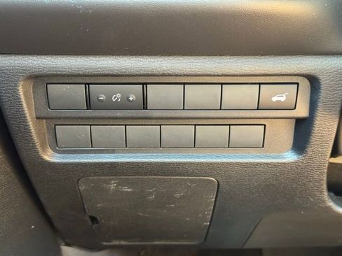 New 2025 Mitsubishi Outlander SE image 23