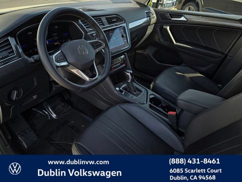 Certified 2023 Volkswagen Tiguan SE FWD image 9