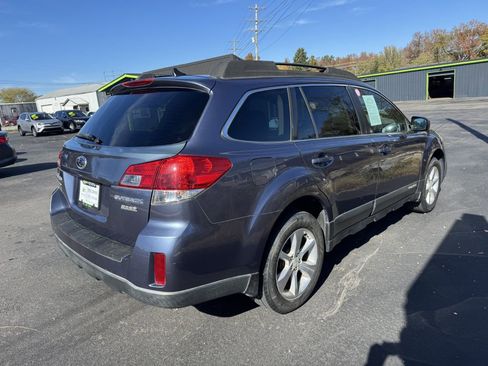 Used 2014 Subaru Outback 2.5i Limited AWD/4WD image 4
