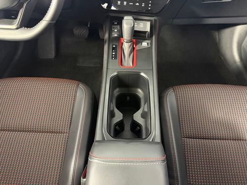 Used 2025 Nissan Kicks SR FWD image 16