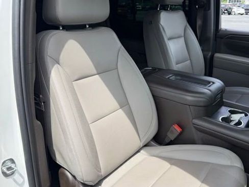 Used 2022 Chevrolet Tahoe LT w/ LT Signature Plus Package image 19