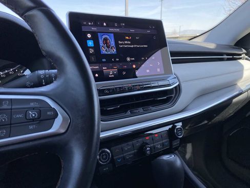 Certified 2022 Jeep Compass Limited AWD/4WD image 23