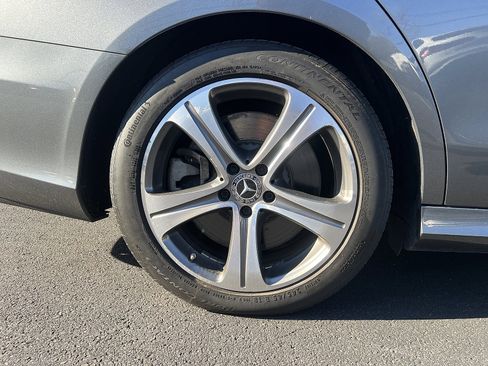 Certified 2018 Mercedes-Benz E 400 4MATIC Wagon image 9