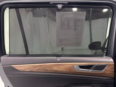 Used 2025 Volkswagen Atlas SE image 45