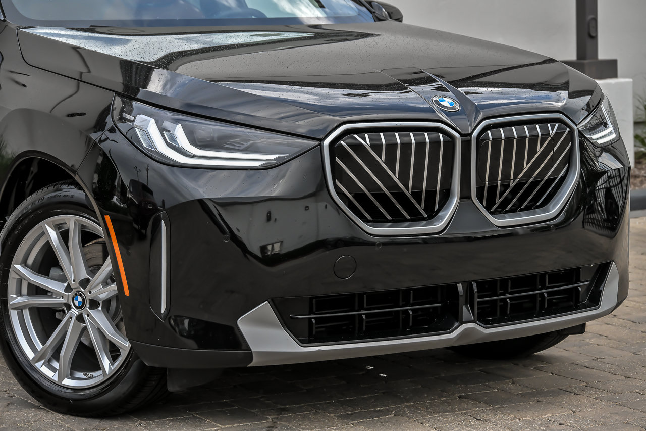 Used 2025 BMW X3 xDrive30i w/ Convenience Package AWD/4WD image 2
