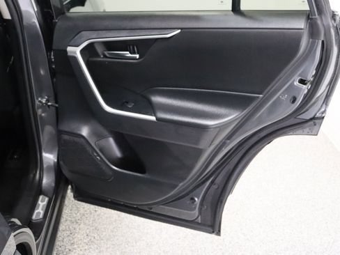 Used 2021 Toyota RAV4 XLE FWD image 32