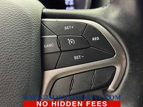 Used 2022 Jeep Grand Cherokee Limited w/ Tech Group AWD/4WD image 44