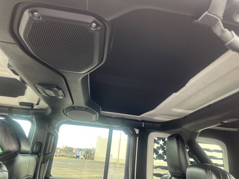 Used 2019 Jeep Wrangler Unlimited Sahara w/ Quick Order Package 24M Moab image 31