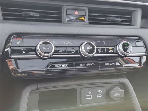 New 2025 Honda Pilot Touring image 25